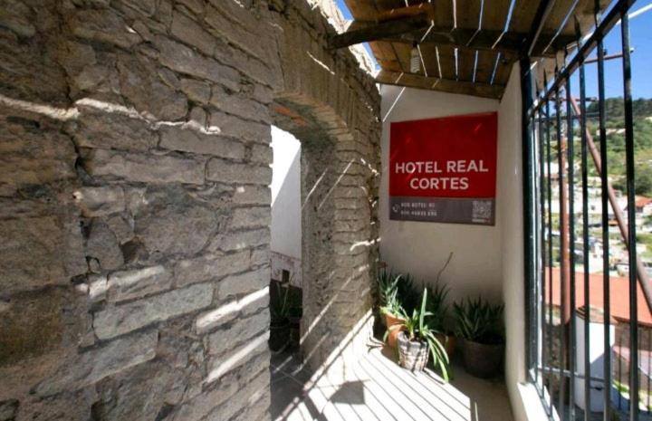 Hotel Real Cortes ミネラル・デル・モンテ エクステリア 写真